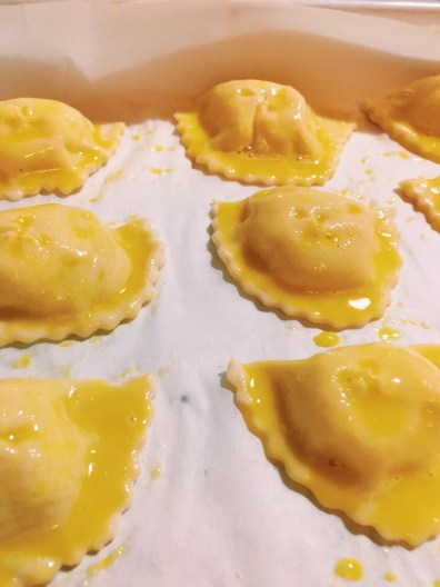 Spennellarli con rosso d'uovo.