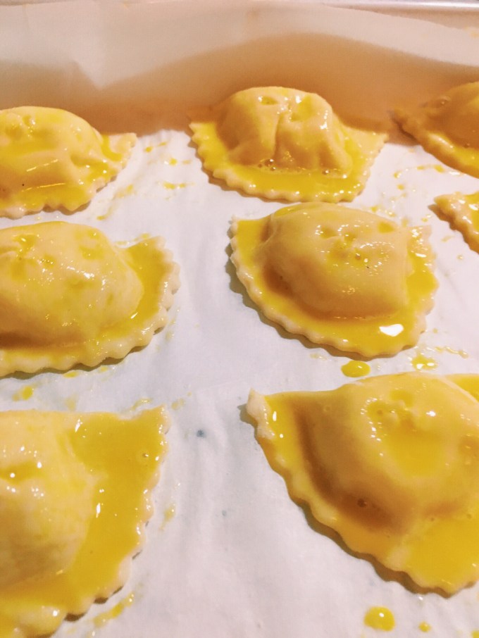 Spennellarli con rosso d'uovo.