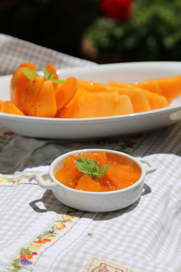 Marmellata di melone ed albicocche alla menta